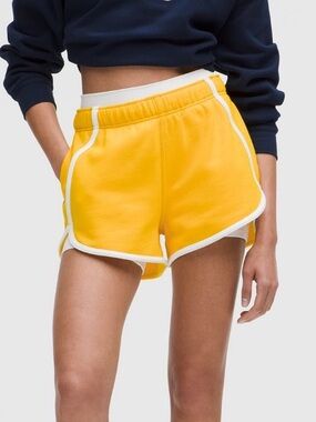Lululemon Scuba Mid-Rise Oversized Short 3" Trim